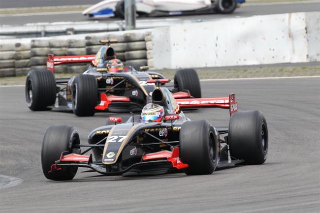 Český tým Gravity a závod F Renault  na Nurburgringu 2011