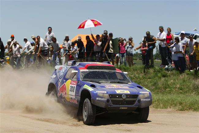 Dakar 2009: Pro dosud veoducho panla Carlose Sainze leton Dakar skonil pdem do rokle !!!