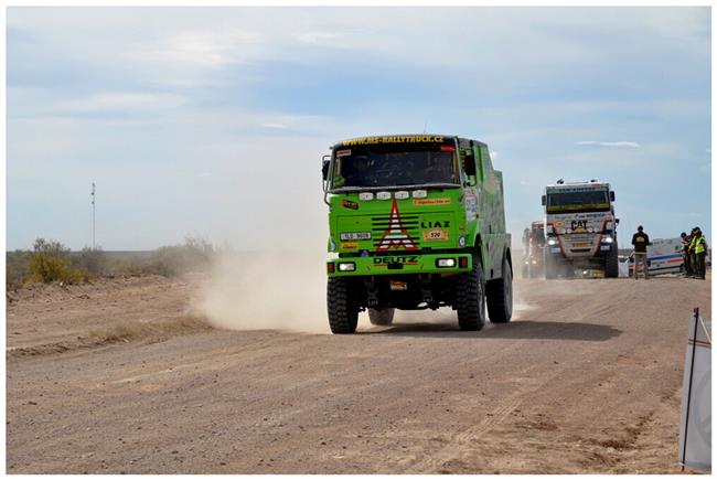 Vzpomínky na Dakar 2009 objektivem fotografů týmu  Marka Spáčila
