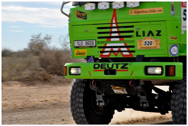 Vzpomínky na Dakar 2009 objektivem fotografů týmu  Marka Spáčila