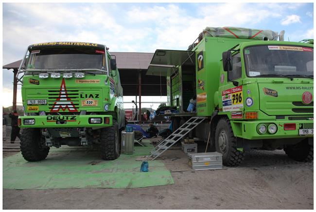 Vzpomínky na Dakar 2009 objektivem fotografů týmu  Marka Spáčila