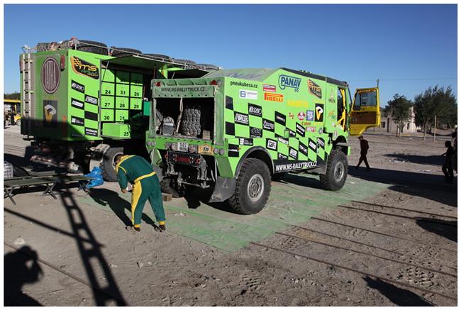 Vzpomínky na Dakar 2009 objektivem fotografů týmu  Marka Spáčila