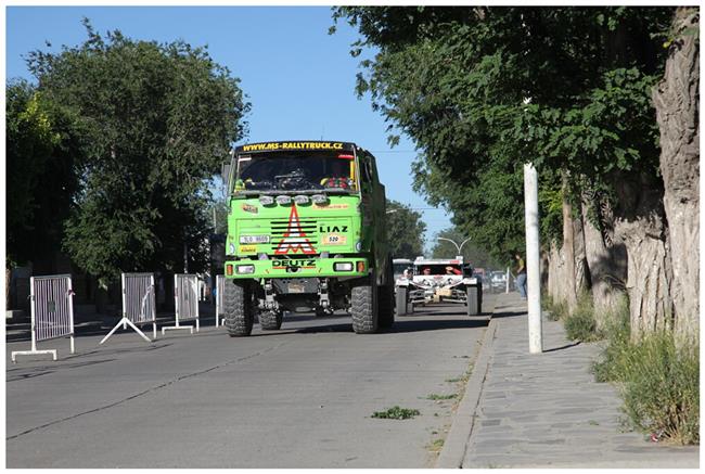 Vzpomínky na Dakar 2009 objektivem fotografů týmu  Marka Spáčila