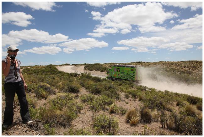 Vzpomínky na Dakar 2009 objektivem fotografů týmu  Marka Spáčila