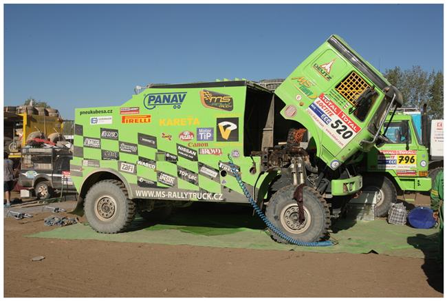 Vzpomínky na Dakar 2009 objektivem fotografů týmu  Marka Spáčila