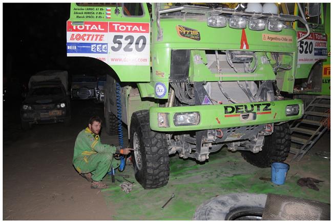 Vzpomínky na Dakar 2009 objektivem fotografů týmu  Marka Spáčila