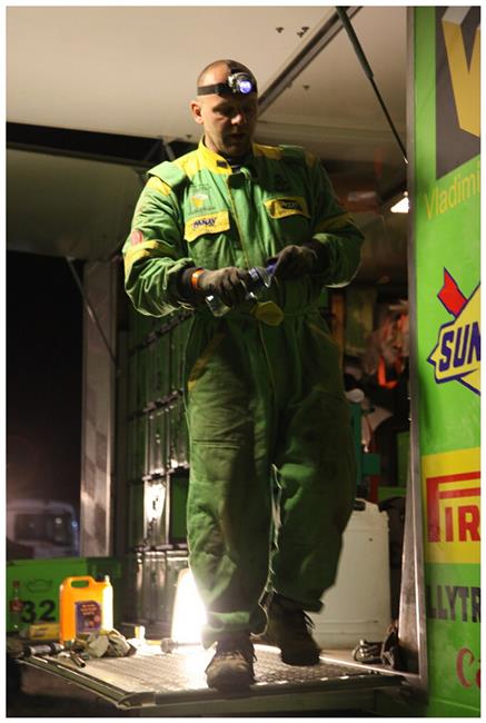Vzpomínky na Dakar 2009 objektivem fotografů týmu  Marka Spáčila