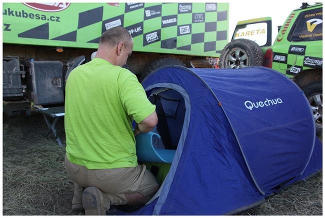 Vzpomínky na Dakar 2009 objektivem fotografů týmu  Marka Spáčila