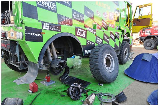 Vzpomínky na Dakar 2009 objektivem fotografů týmu  Marka Spáčila