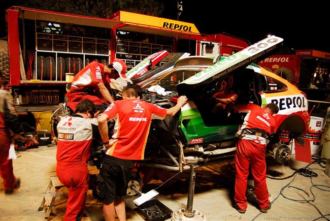 Drav a oblben Robby Gordon na Dakar 2010 s gigantickou asistenc Freightliner