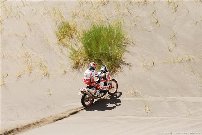 Drav a oblben Robby Gordon na Dakar 2010 s gigantickou asistenc Freightliner