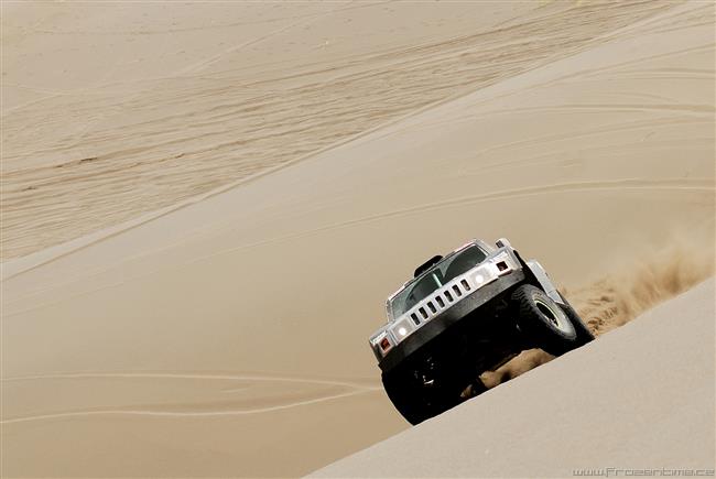 Drav a oblben Robby Gordon na Dakar 2010 s gigantickou asistenc Freightliner