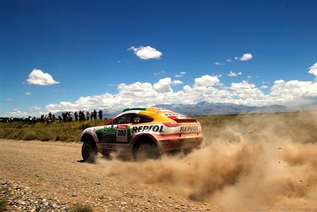 Drav a oblben Robby Gordon na Dakar 2010 s gigantickou asistenc Freightliner