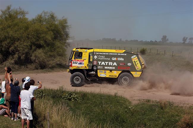 Dakar 2009, den druh:  Loprais dokonil etapu a POKRAUJE dl, by se ztrtou  t hodin !! Spojka...