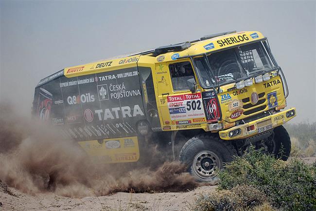 Dakar 2009: Konen v bivaku. Loprais do bivaku dorazil  a pozd veer.