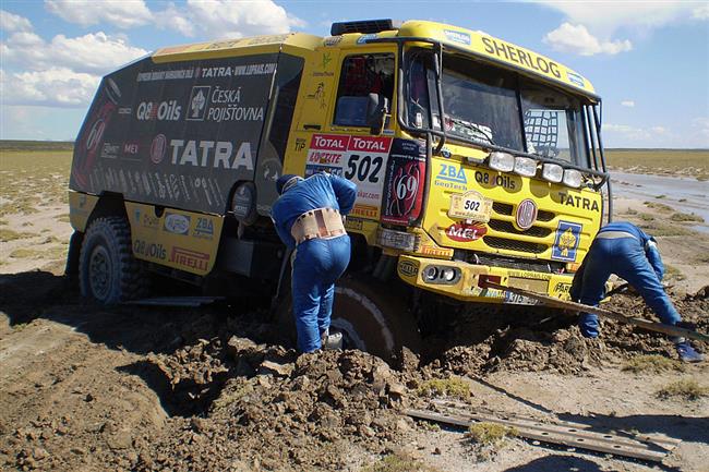 Dakar 2009: Ale Loprais pes ti defekty postupuje ji na 7. msto mezi trucky