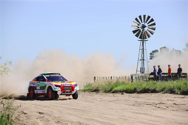 Dakar 2009 : Zapletal ztratil na dosud nejt잚 etap na vtze ti hodiny, ale posunul se na 17 msto!!