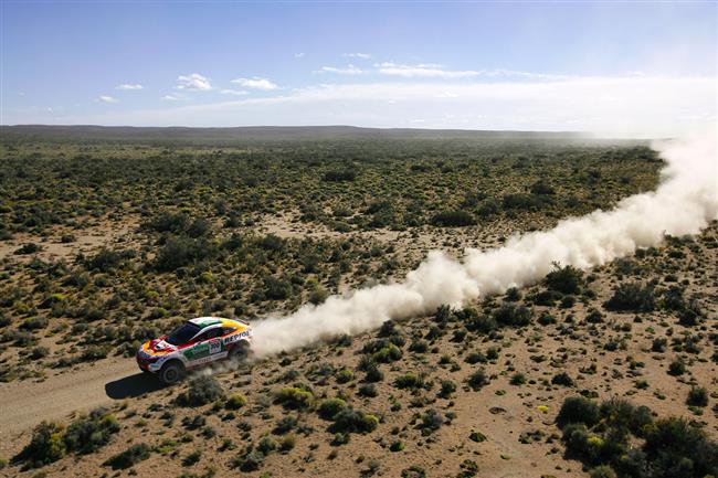 Dakar 2009 : Zapletal ztratil na dosud nejt잚 etap na vtze ti hodiny, ale posunul se na 17 msto!!