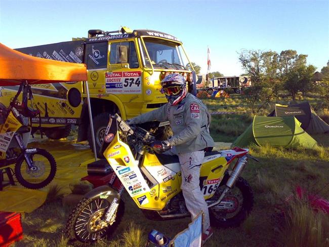 Macík a Pabiška na přejímkách - Dakar 2009, foto týmu