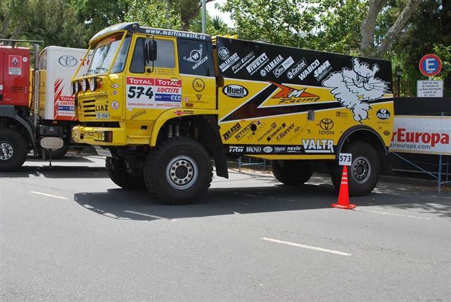 Macík a Pabiška na přejímkách - Dakar 2009, foto týmu