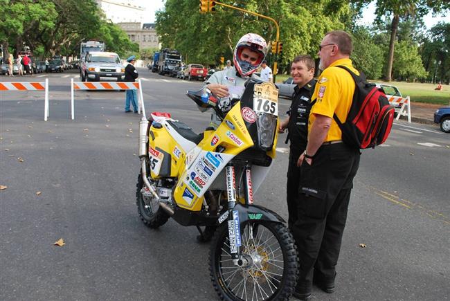 Macík a Pabiška na přejímkách - Dakar 2009, foto týmu