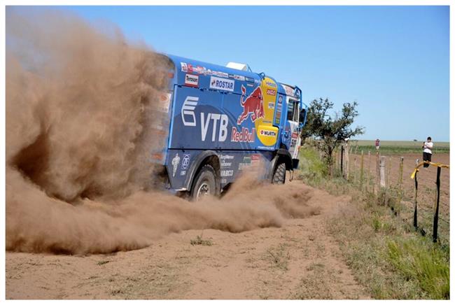 Dakar 2009: Liazka 4x4 Dakar MS rallytruck týmu pěkně  zlobí, ale jede.