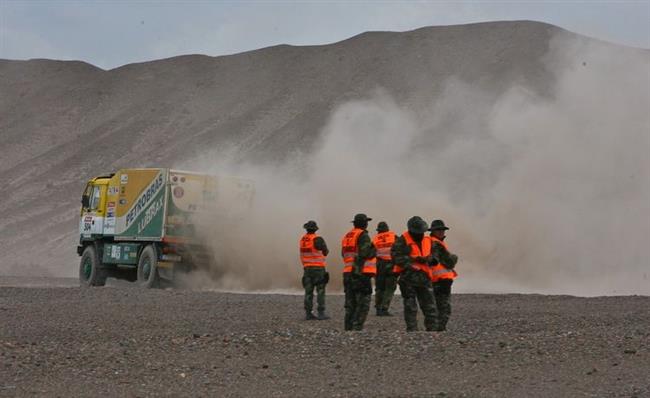 Dakar 2009: Zdraví Mira Martinec, který v Tatře s Azevedem dojel  až  na cílovou  rampu