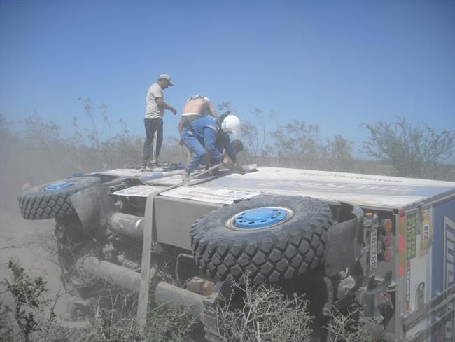 Dakar 2009: Havarovan Tatra Tomeka ji je v Argentin. Je nyn  nejfotografovanjm strojem Dakaru