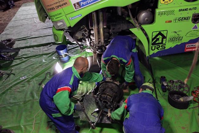 Dakar 2010 5.etapa : Tatra Marka Spáčila má v chladiči i litr a půl slivovice