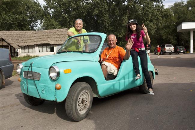 Dakaráci a jejich závodní  stroje na březnovém Motosalonu 2010  !!