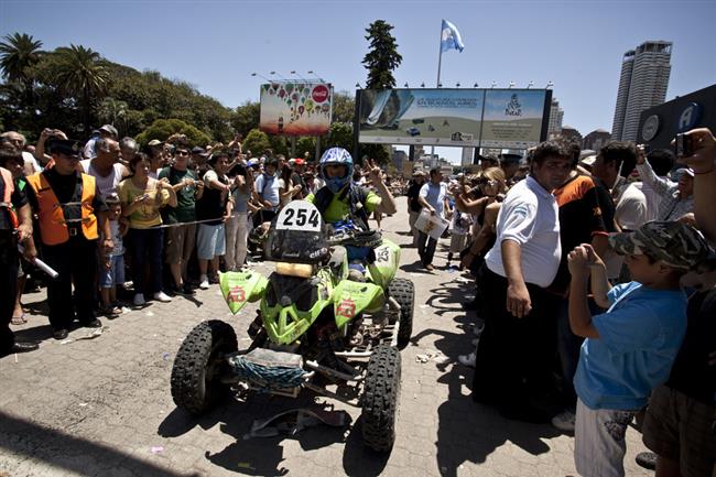 Dakaráci a jejich závodní  stroje na březnovém Motosalonu 2010  !!
