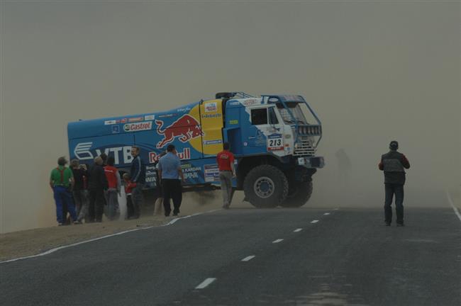Ppravy na Dakar 2011  u Loprais tmu vrchol, odjezd do Le Havre je za dvemi