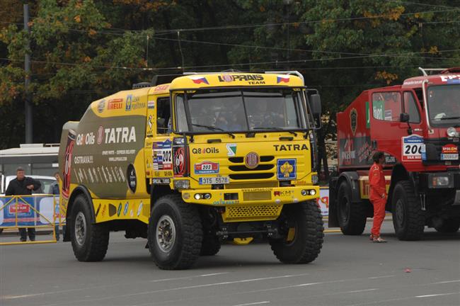 Pprava vozu na Dakar 2011 vrchol i v tmu Petera Mikuly