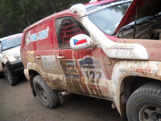 Vinland Dakar Team vyr na Hedvbnou stezku 2011 v novm sloen a v siln sestav