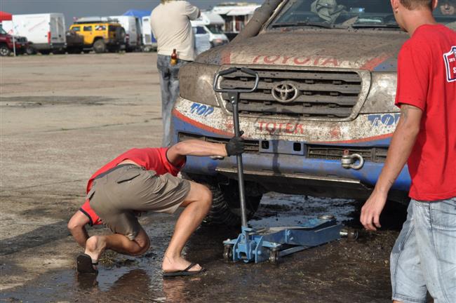 Silk Way 2011 - bahňáci v cíli první etapy