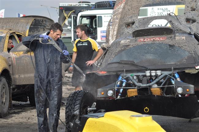 Silk Way 2011 - bahňáci v cíli první etapy