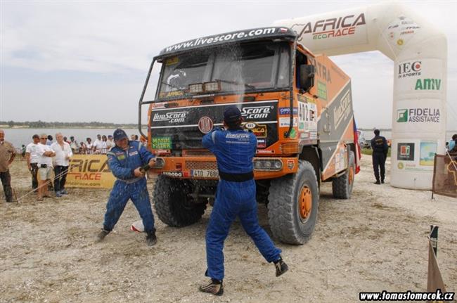 vodn etapa Africe Eco Race nepinesla a tolik odpadlk, jak se zdlo