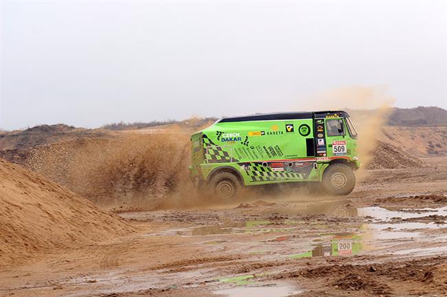 Na Dakar s respektem. Czech Dakar Team se dvma zelenmi Tatrami i s Vreckm