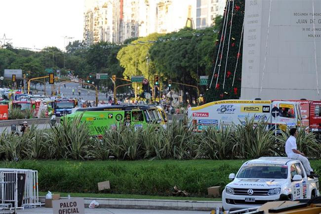 Z Buenos Aires smr dobrodrustv Dakar vyrazilo celkem 407 zvodnch stroj