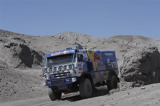 Zkuen dakarsk trucker Hans Stacey se vrac do kolotoe Rallye Dakar