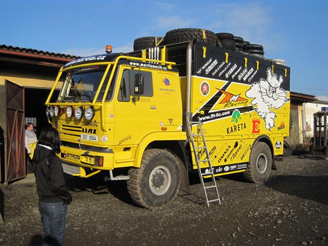 Macíkův tým má sbaleno na Dakar 2011, foto  Jirka Vintr