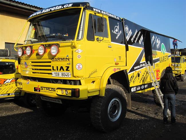 Macíkův tým má sbaleno na Dakar 2011, foto  Jirka Vintr