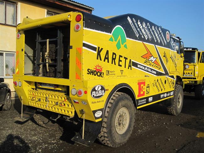 Macíkův tým má sbaleno na Dakar 2011, foto  Jirka Vintr