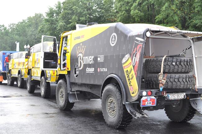 Oba nov kamiony Liaz tmu KM Racing m na start nron Silk Way Rally