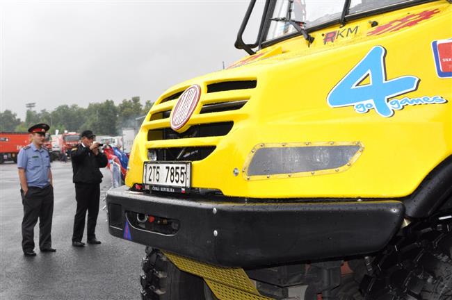 Sobotní probuzení na SILK WAY 2011 : (nejen) Češi čekají na přejímku