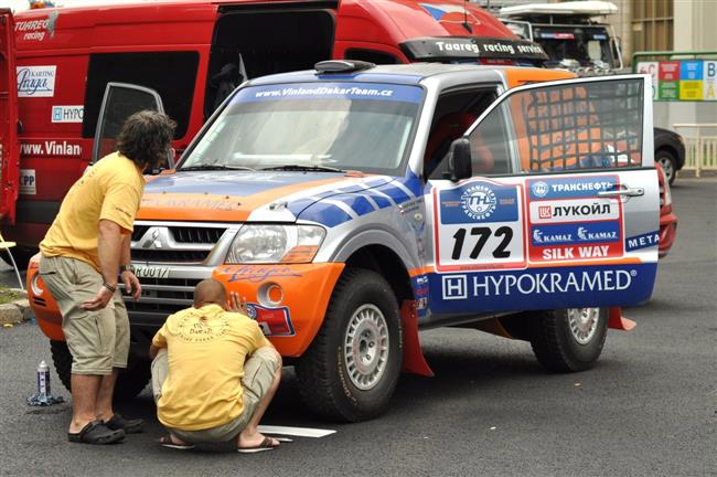 Oba nov kamiony Liaz tmu KM Racing m na start nron Silk Way Rally