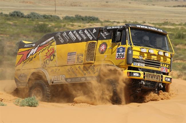 Silk Way 2011 a LIAZky KM Racing týmu, foto týmu Petr Lusk