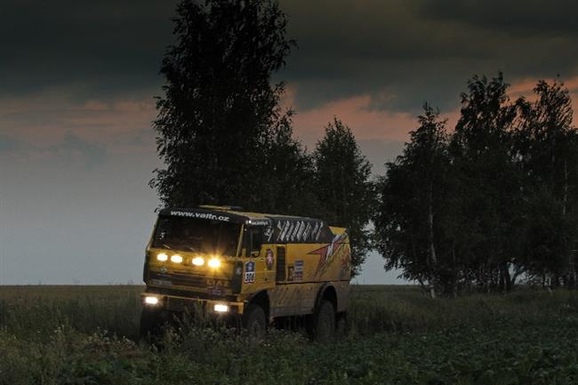 Silk Way 2011 a LIAZky KM Racing týmu, foto týmu Petr Lusk