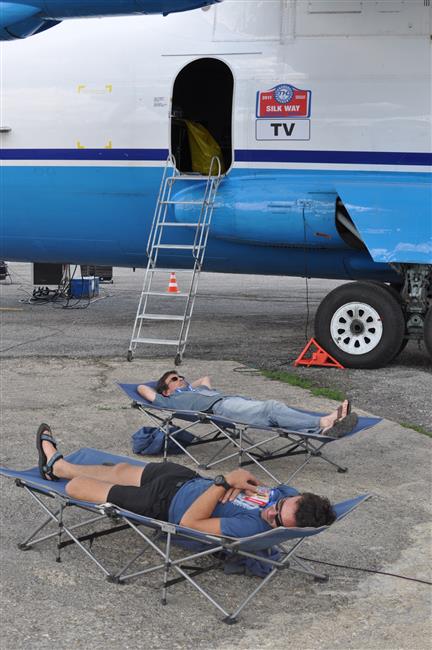 Silk Way 2011 - cíl 1. etapy ještě, než dorazili první závodníci
