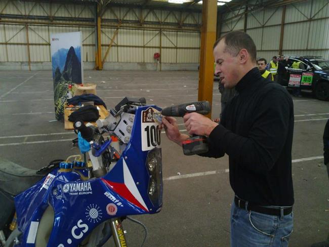 Technika CDT - odjezd do Le Havre a na Dakar 2012